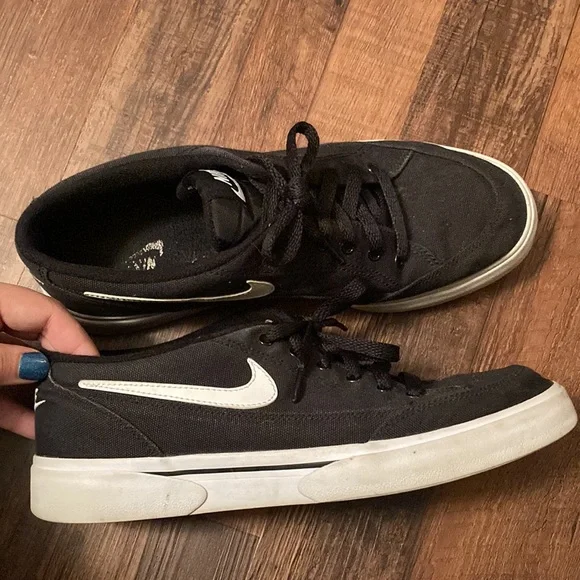 Nike Unisex shoes size 9.5 - Picture 3 of 3